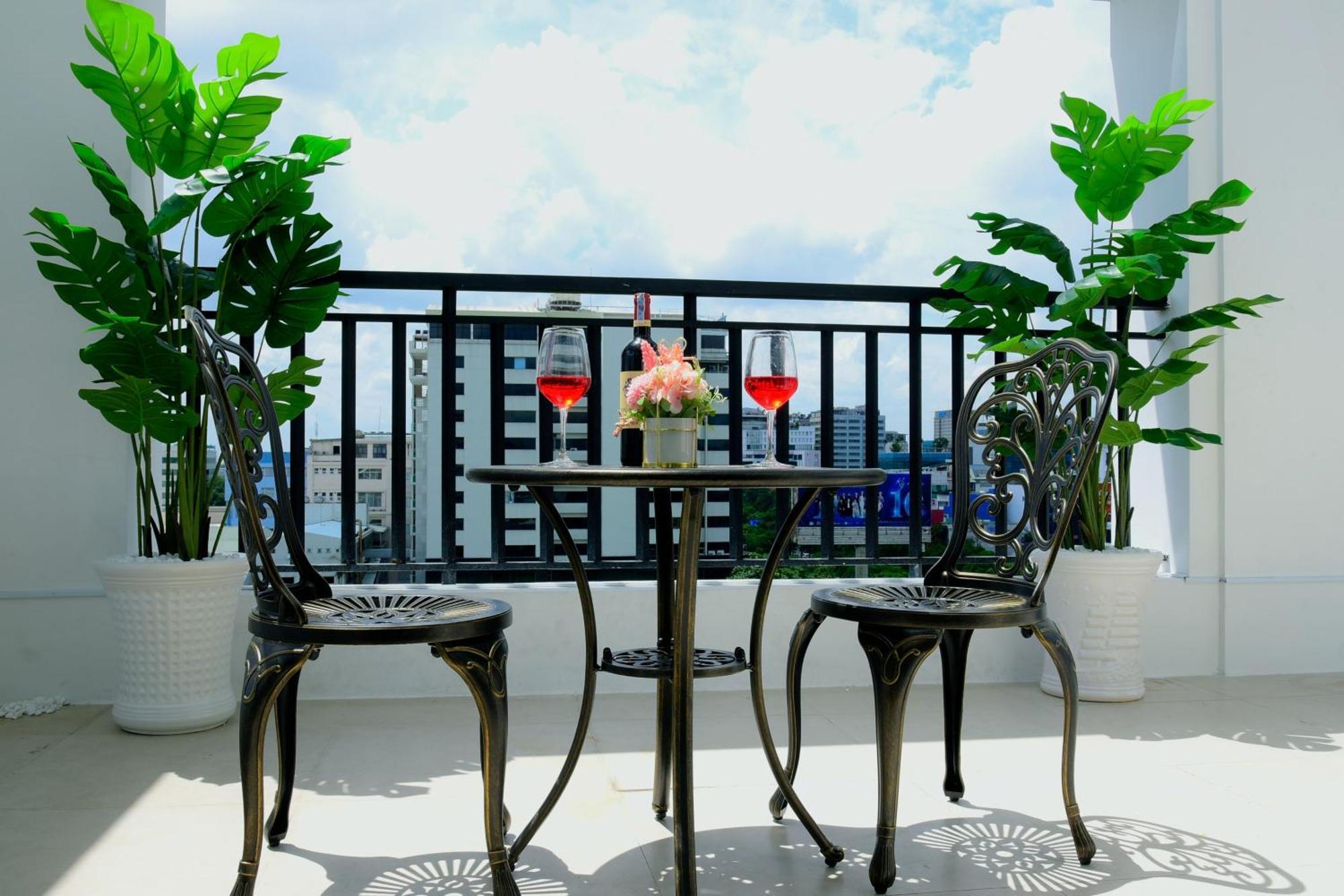 Hera Luxury Hotel Ho Şi Min Oda fotoğraf